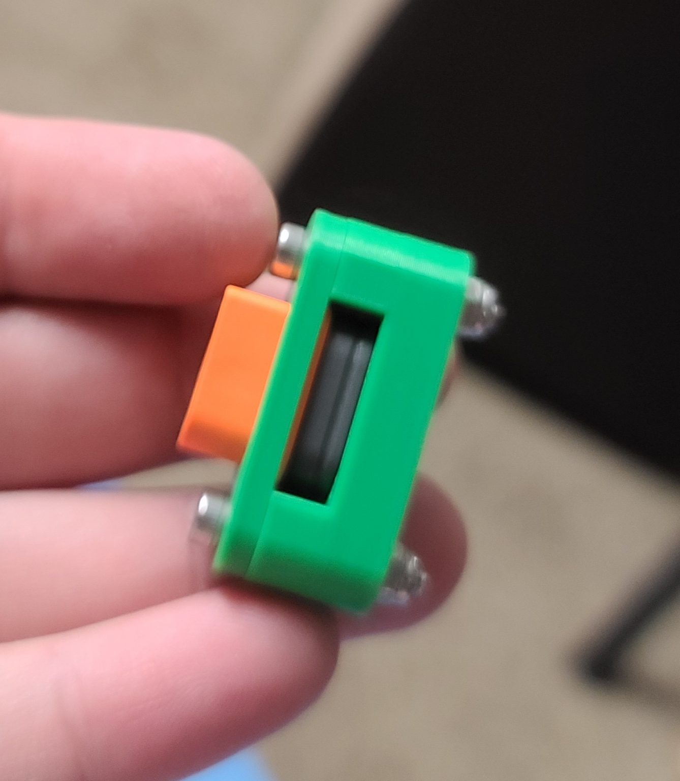 IC3 device connector mount